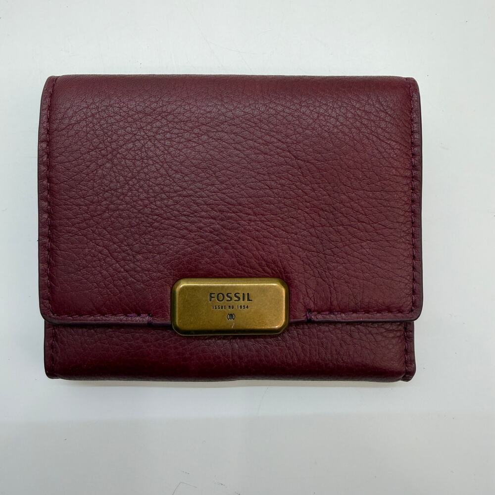 Fossil Leather Tri-Fold Wallet